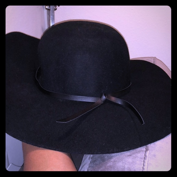 Old Navy Accessories - BNWT hat